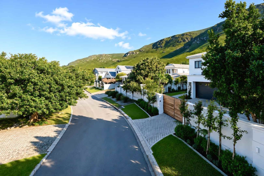 6 Bedroom Property for Sale in Hermanus Heights Western Cape